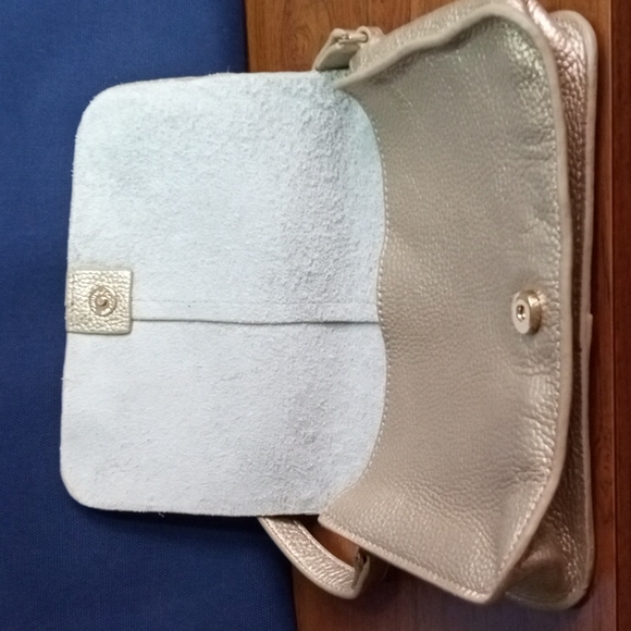 BTB Los Angeles gold Genuine Leather crossbody bag W/adjustable strap ma… - Picture 2 of 6